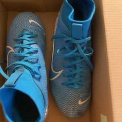 Nike Shoes / Soccer Shoes 