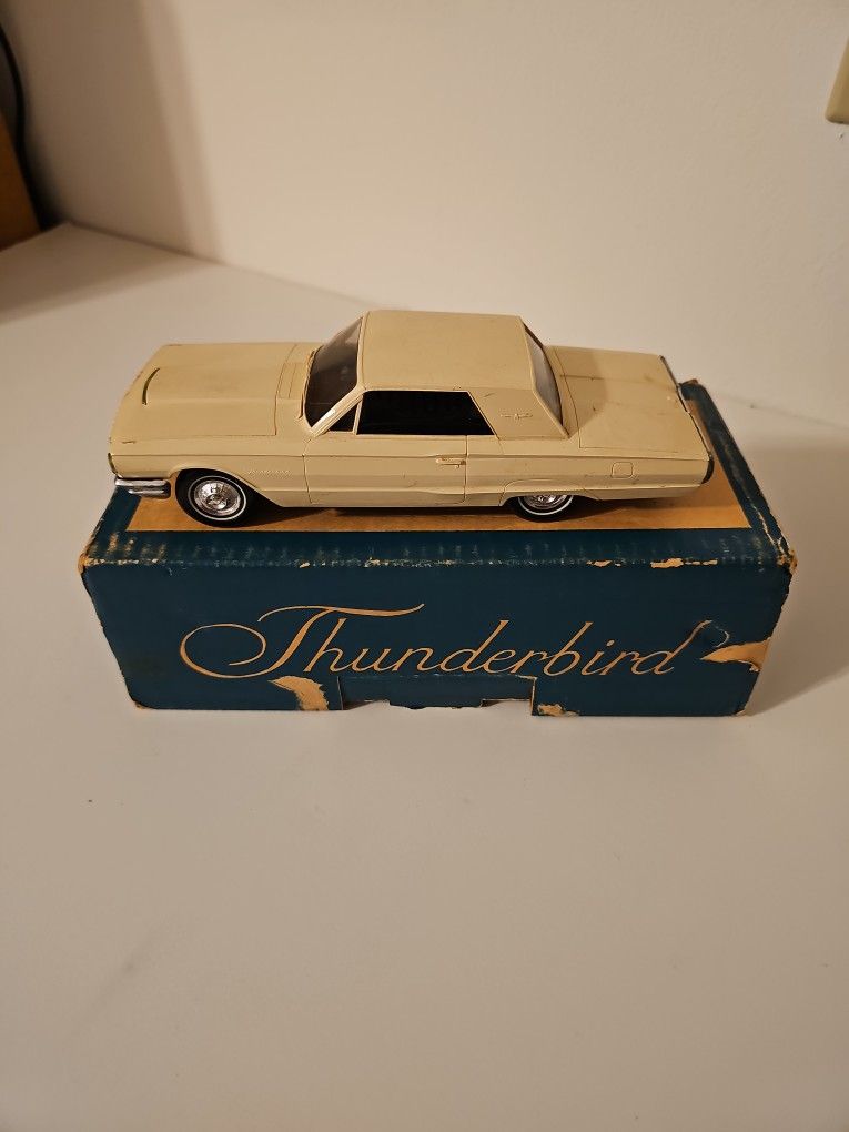 1966 Philco Ford Thunderbird AM Radio
