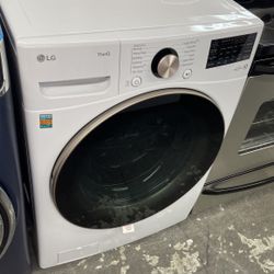 New Scratch And Dent LG Front Load Washer. 1 Year Warranty 