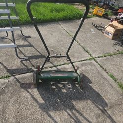Scott's Classic 20 In. Manual Lawnmower 