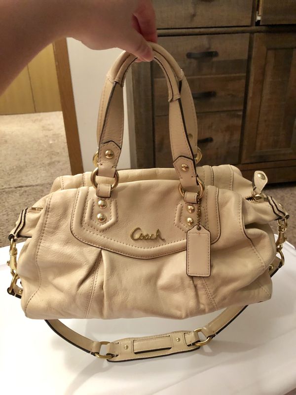 Coach Purse for Sale in Roseville, MN - OfferUp