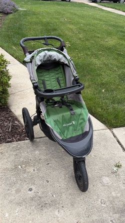 Jogger stroller
