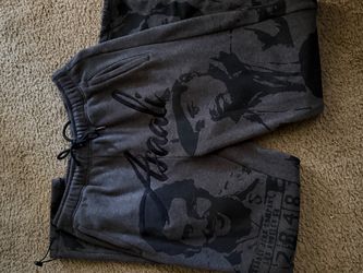 Asaali sweats