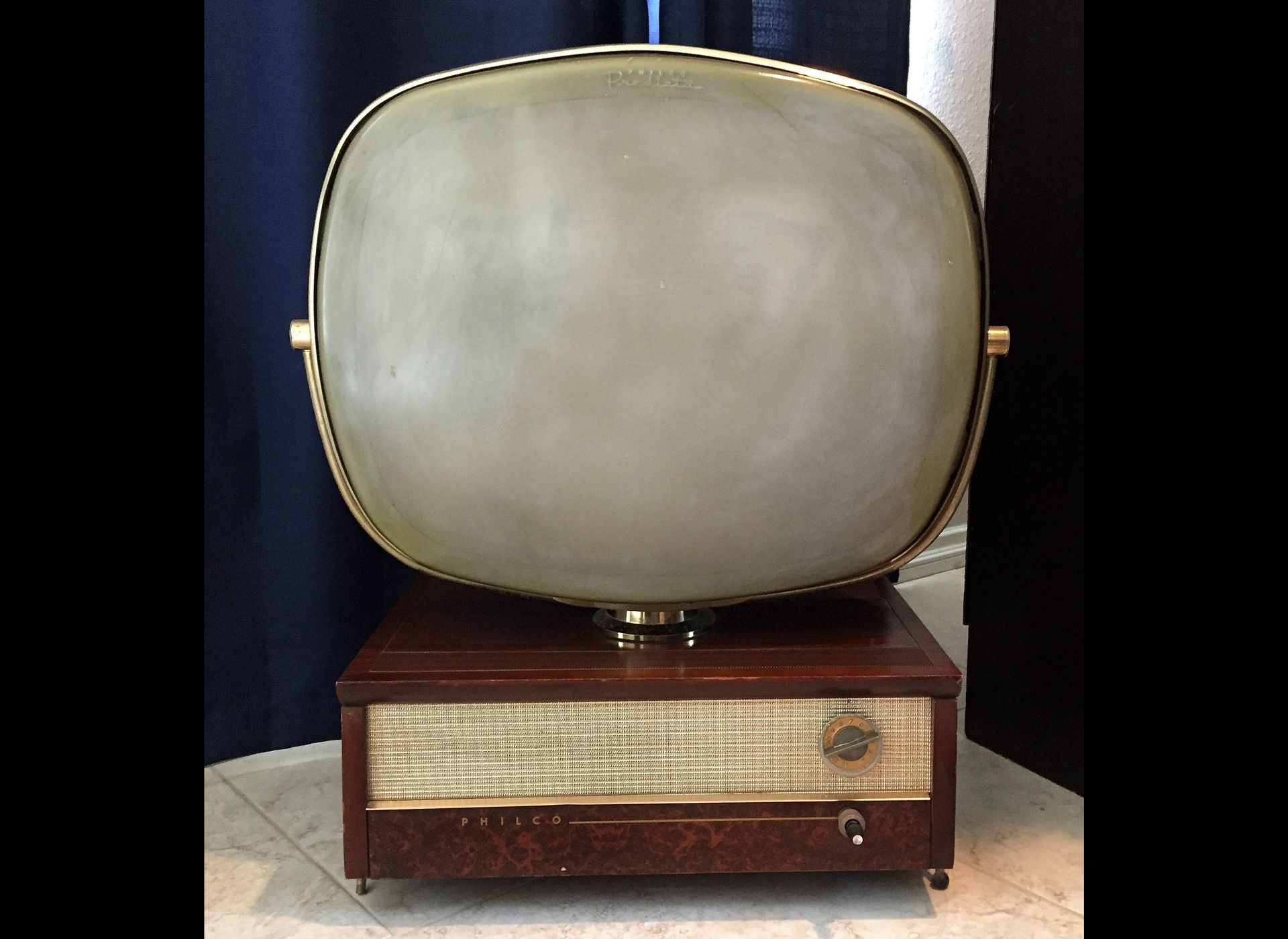 Philco Predicta 21” Swivel Screen Tv. Mid century Modern