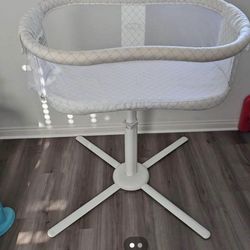 Rotating Bassinet 