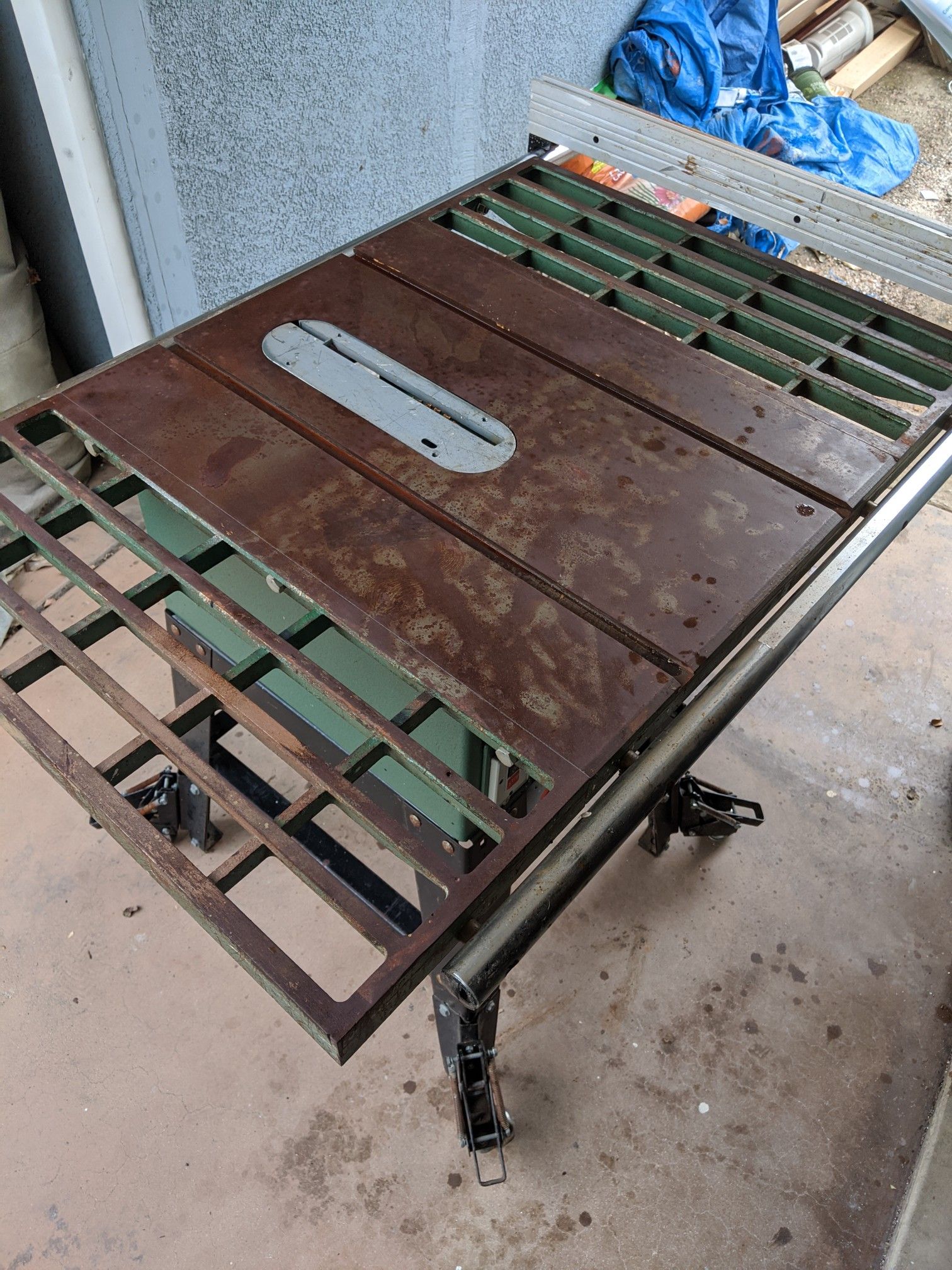 Grizzly industrial Table Saw Z Series model G1022 for Sale in Yorba