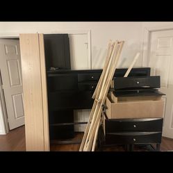 King Sz Bed Fram/ Dresser Attached To Bed And Dressers On Headboard 