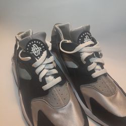Nike Urache Air Size 8.5