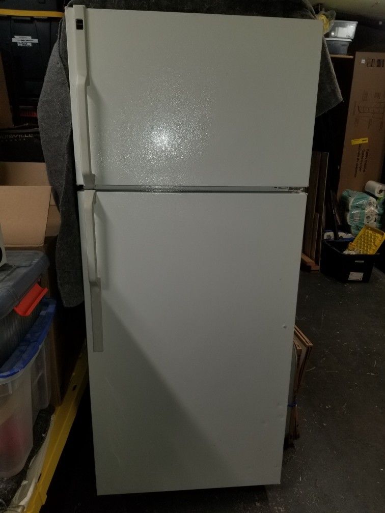 18 Cubic Refrigerator 