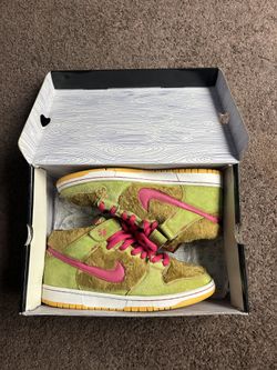 Size 9.5 — Nike Dunk Mid Premium SB 'Mama Bear'