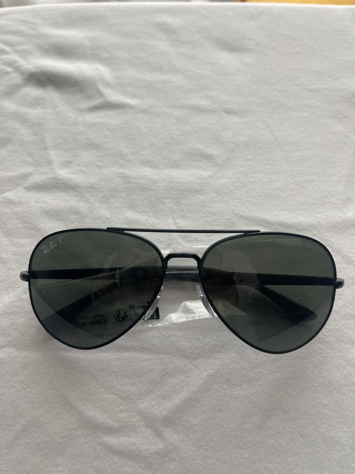 Black Ray-Ban Aviation 