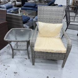 Brand new 2 pieces outdoor patio chair and table set 