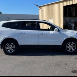 2017 Chevy Traverse LT