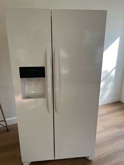 Frigidaire Side-by-Side Refrigerator White