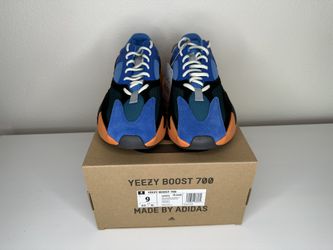 YEEZY 700 BRIGHT BLUE DS NEW 9