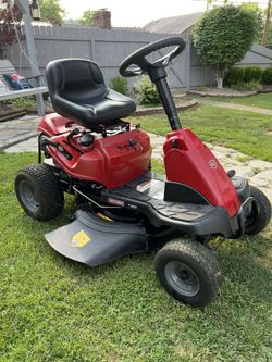 Craftsman R1000 30 Riding Mower for Sale in New Albany IN OfferUp