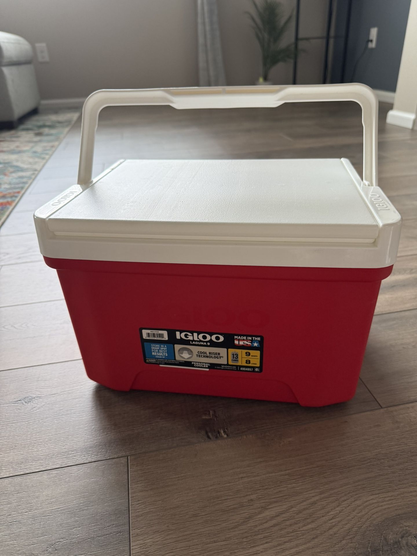 9 Quarts / 8 Liters Igloo