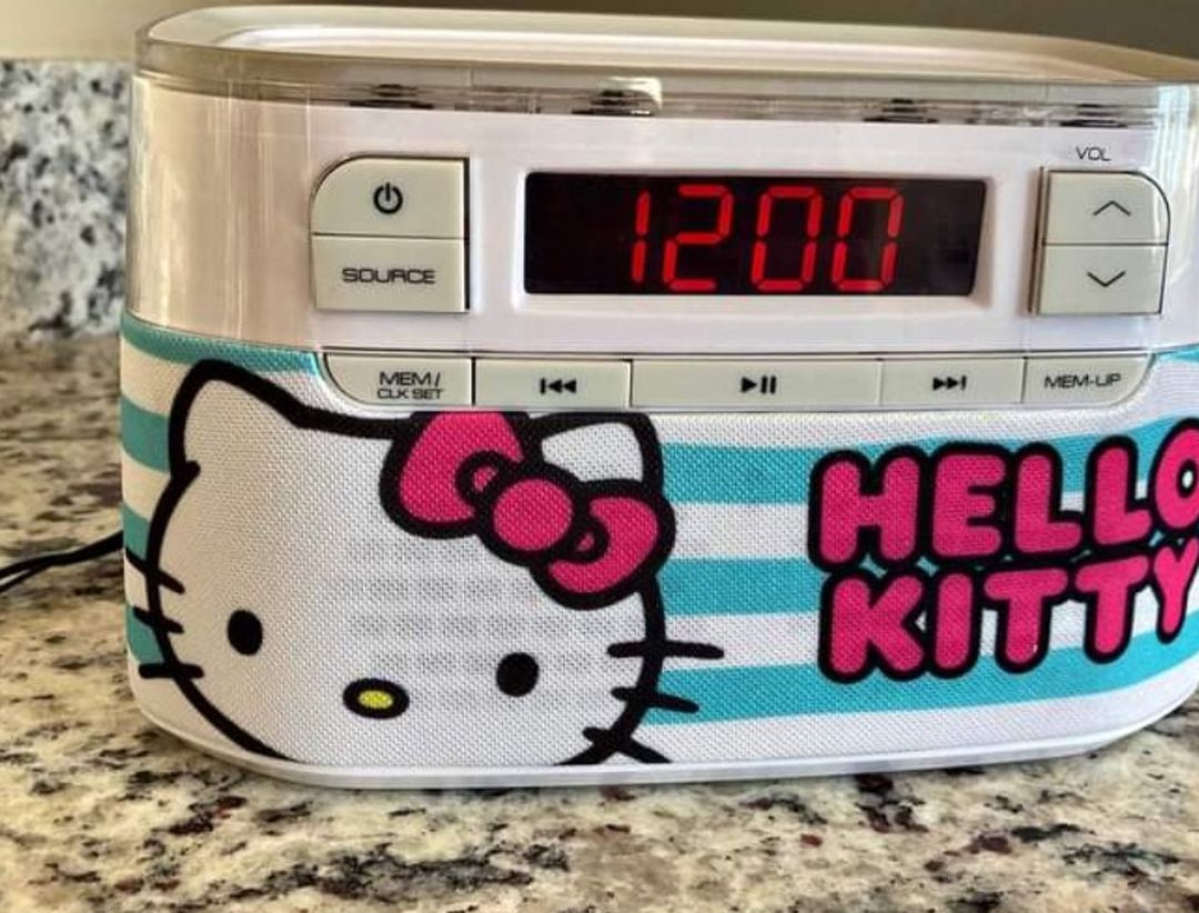 Hello Kitty radio alarm clock