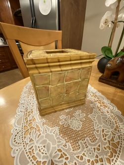Tissue box
