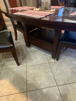 Dining room table w/4 chairs