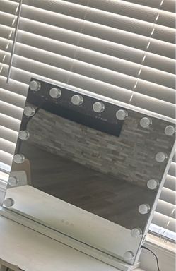 Vanity mirror 🪞
