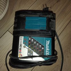 Makita Charger