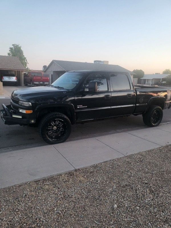 2002 Chevy Duramax 6.6l 2500 HD 4 Door