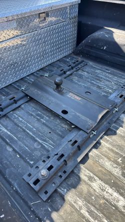 Curt Gooseneck 5th Wheel Adapter