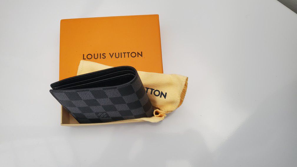 Louis Vuitton mens wallet for Sale in Los Angeles, CA - OfferUp