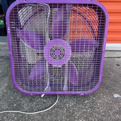 Lasko Box Fan 20” – Works Great – 3 Speeds 