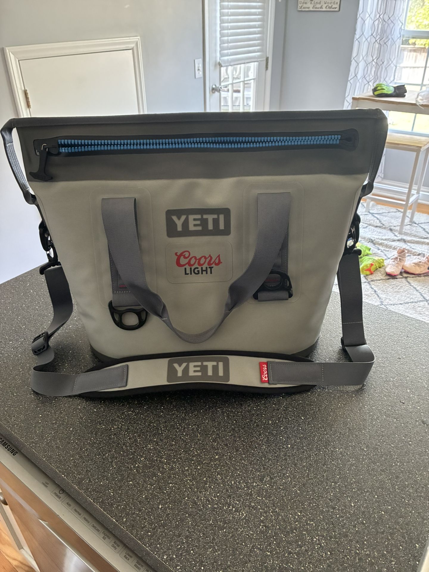 YETI (Hopper Two 20) Fog Grey/Tahoe Blue RARE