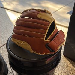 Men’s Baseball/Softball Glove