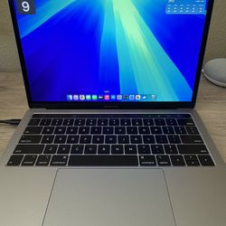 Macbook Pro 13in Touchbar 8gb Intel Quadcore 