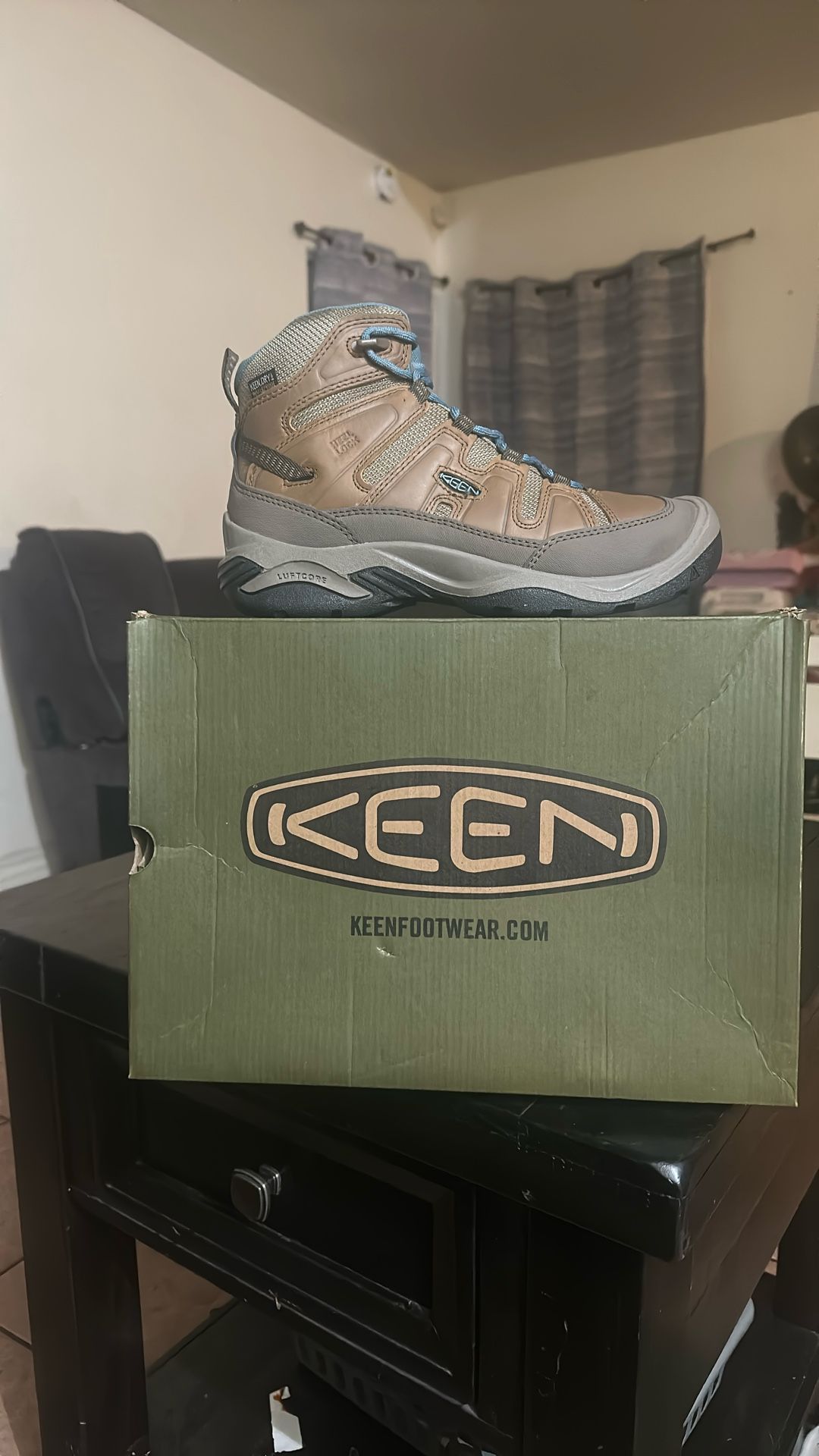 Keen Woman Hiking Boots