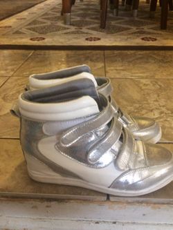 Ladies shoes
