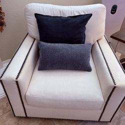 Pottery Barn Turner Square Arm Swivel Chairs (Set of 2) – Contract Grade – Linen / Performance Fabric