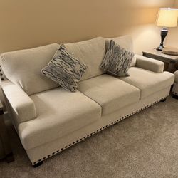 Barely Used Living Room Set – Excellent Condition