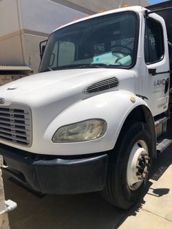 2007 freightliner flat bed w/lift gate