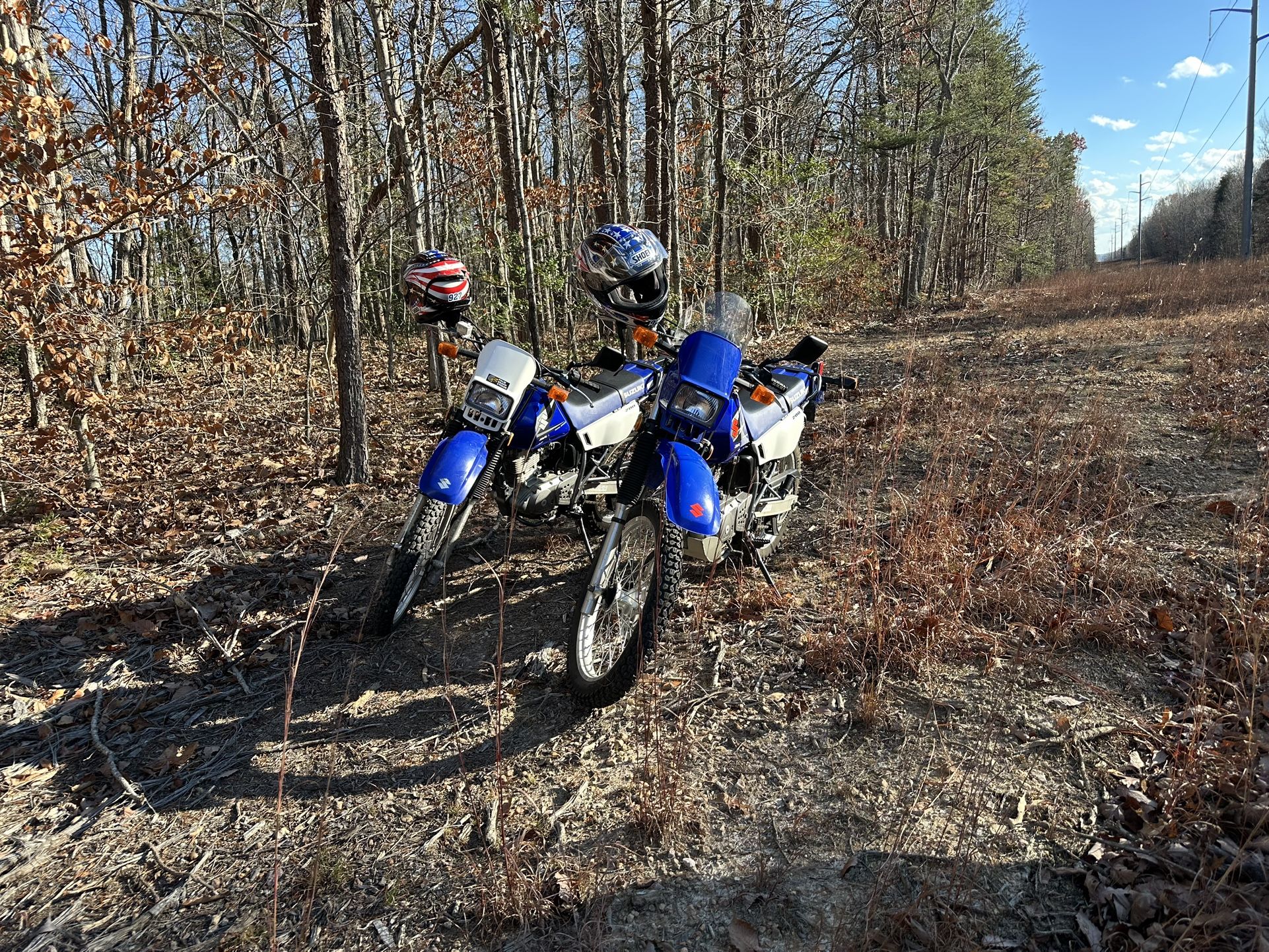 2 Suzuki Dr200se