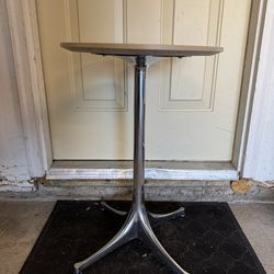 Herman Miller Nelson Pedestal Side Table