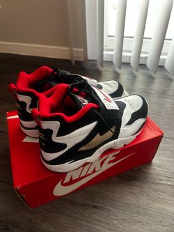 Nike Air Sneakers White Black Red