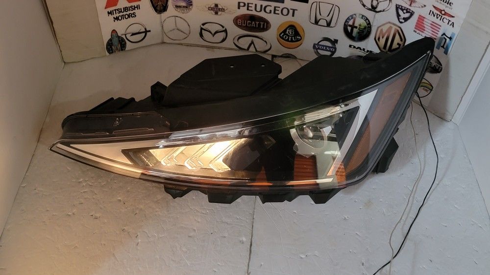 Headlight 2019-2022 Hyundai Elantra halogen LH Left Driver Side  OEM #