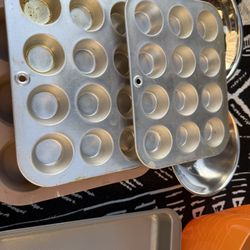 12 Pieces Of Bake Trays Good Condition 