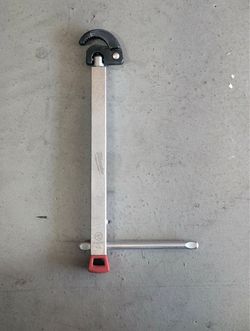 Like New Milwaukee 1.25 in. Basin Wrench.