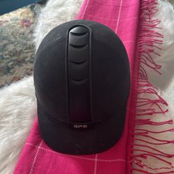 horse 🐎  riding helmet 🪖 