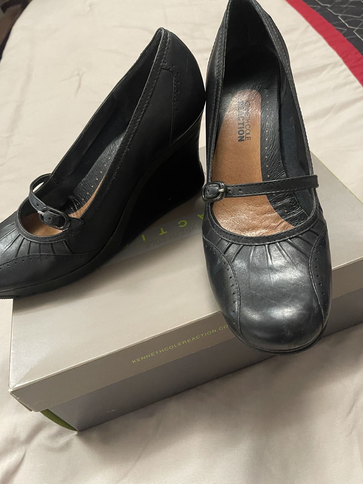 Black Leather Kenneth Cole Reaction Wedges Size 9