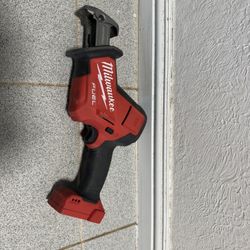 Milwaukee  Fuel M18 Sawzall