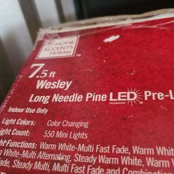 Wesley 7.5 CHRISTMAS TREE LED LIGHTS