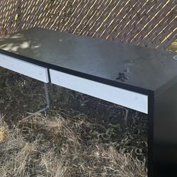 FREE!!! Desk And Mirror 