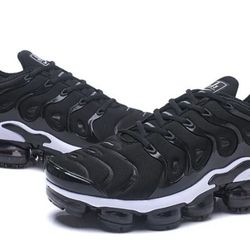 Men's Nike Vapormax Plus Size 9.5 